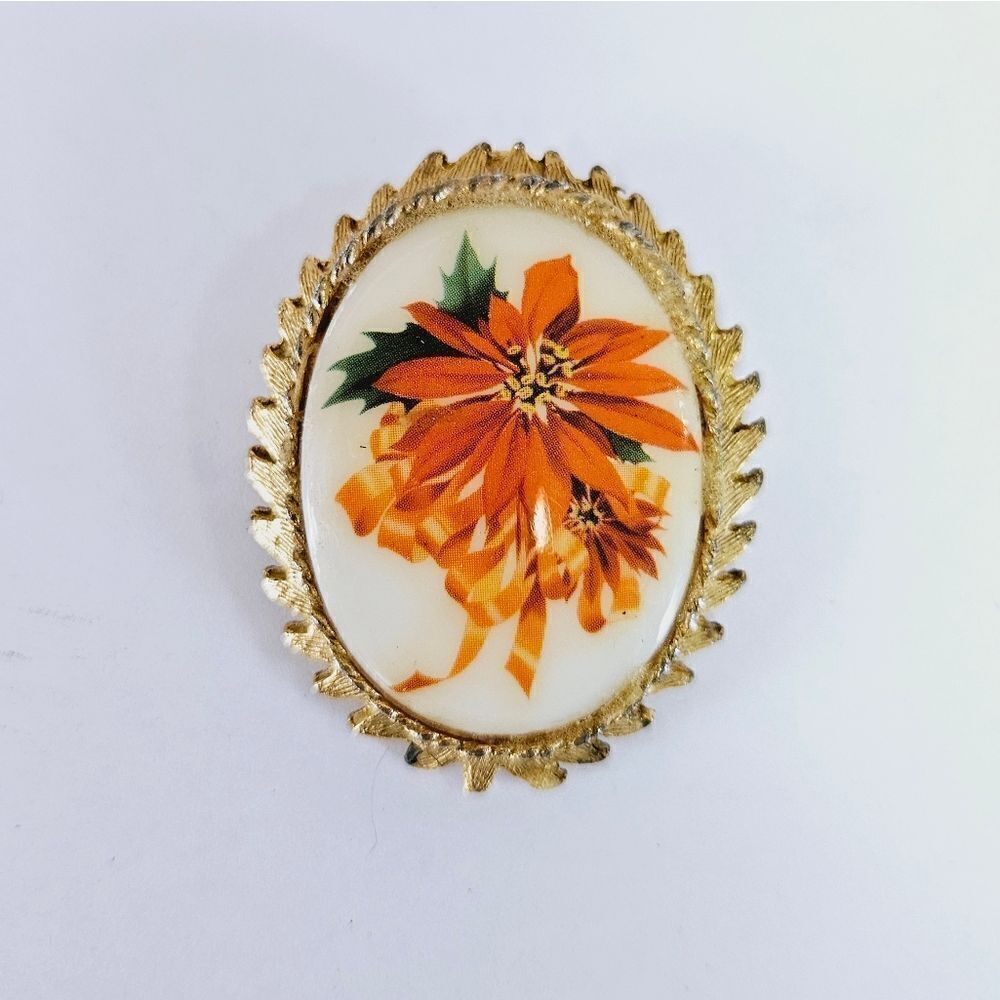 Vintage '50s Signed Dodds Painted Porcelain Gold Tone Poinsettia Pin Brooch 2"